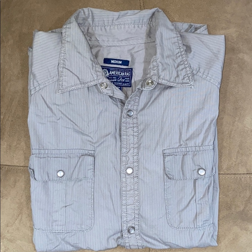 American Rag Men’s button down shirt sleeve shirt